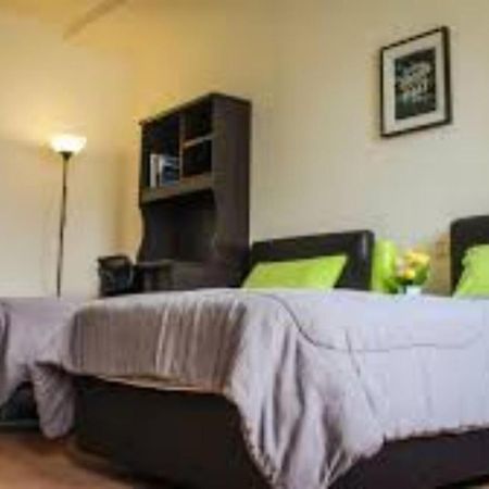 Staff Guest House Nyíregyháza 外观 照片