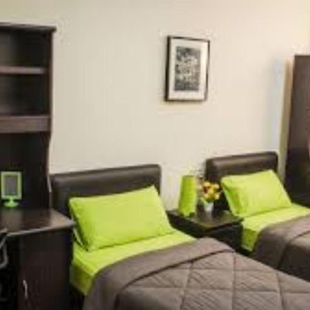 Staff Guest House Nyíregyháza 外观 照片