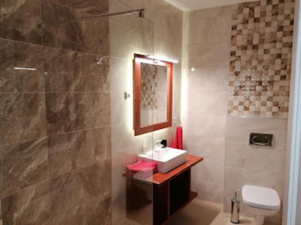 Staff Guest House Nyíregyháza 外观 照片