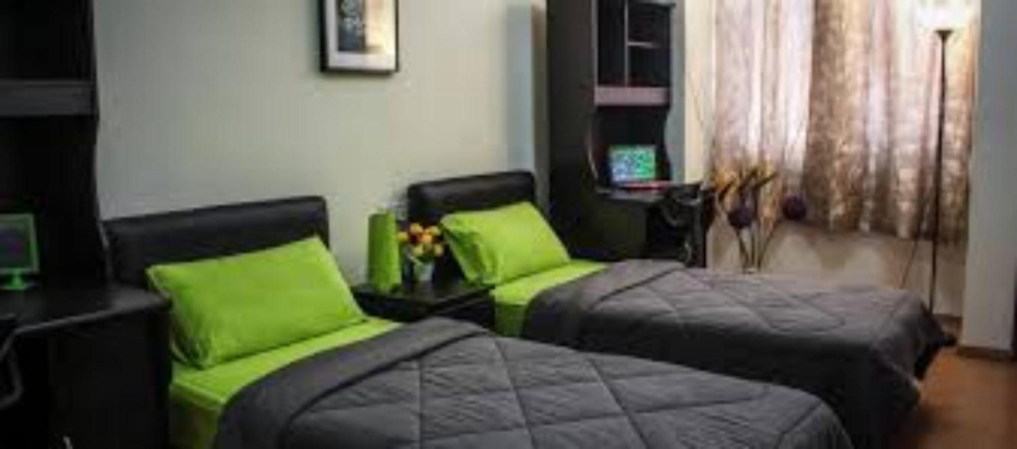 Staff Guest House Nyíregyháza 外观 照片